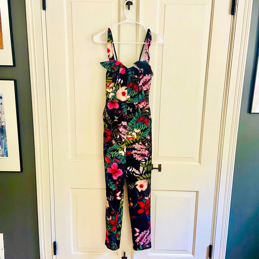 H&M NWOT Floral Ruffle Trim Jumpsuit Elastic Back, Pockets, & Structured Boning